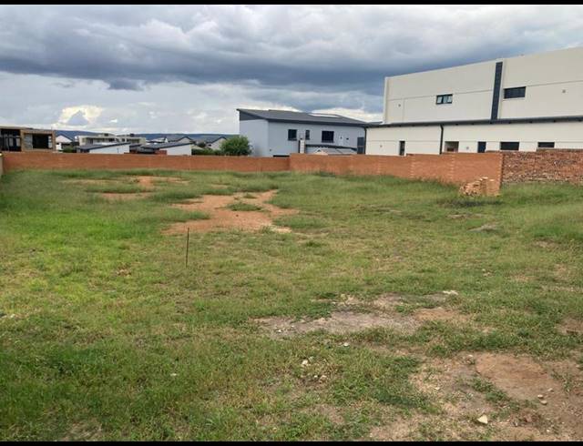 LAND FOR SALE IN SIX FOUNTAINS RESIDENTIAL ESTATE